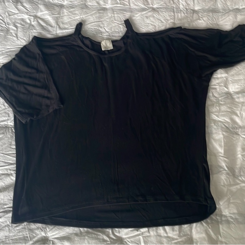 Ella Moss cold shoulder top